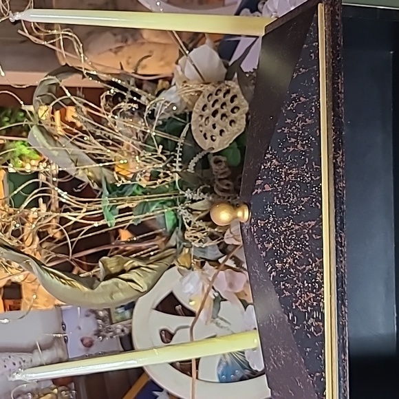 Vintage Curio/Keepsake Table Top/ Display/Storage Cabinet Black & Gold - Picture 11 of 15